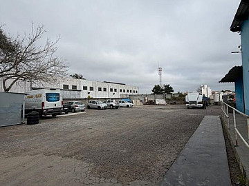 Terreno plano comercial com escrit�rio